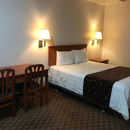 Woodburn Inn Екстер'єр фото