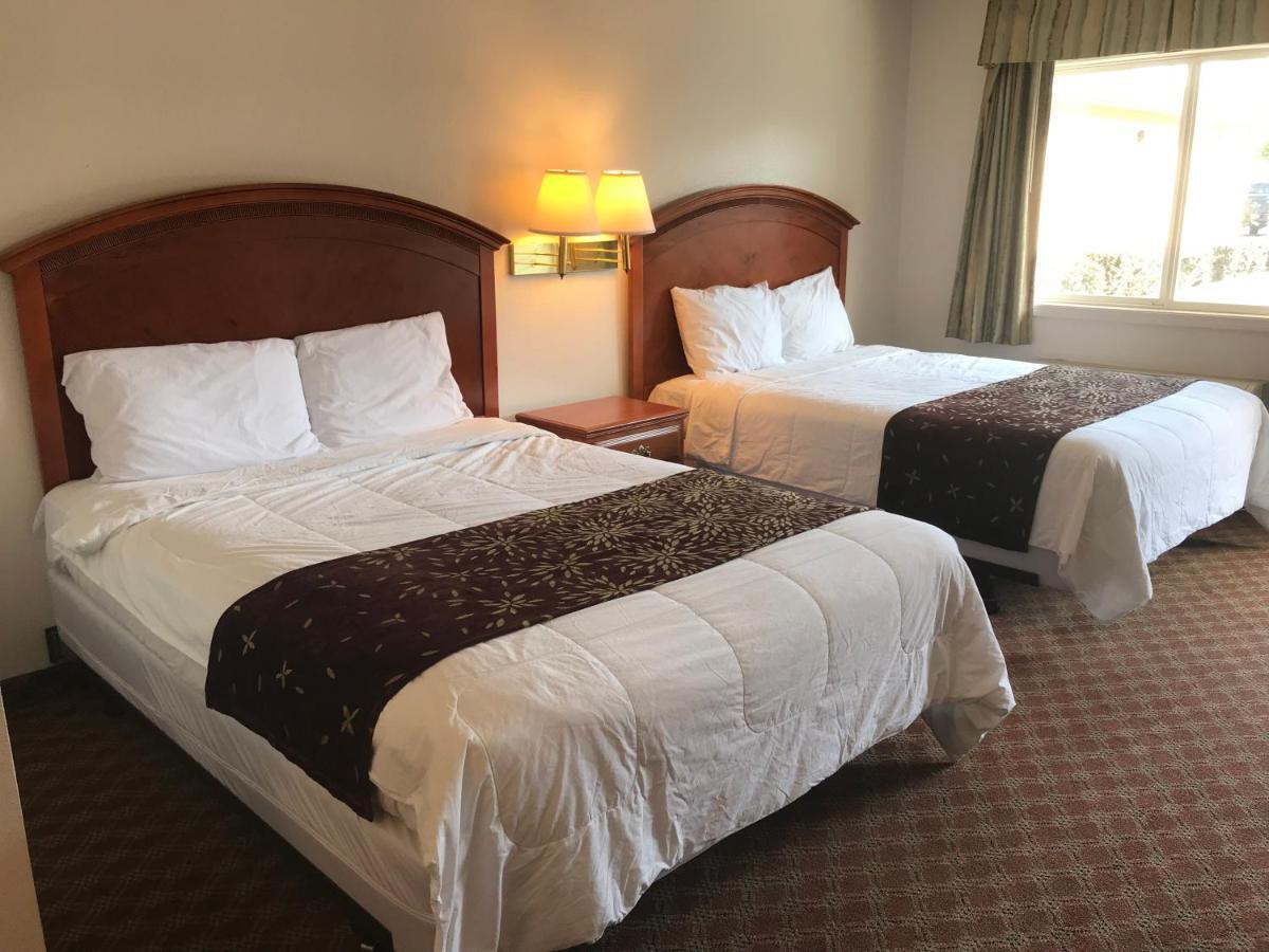 Woodburn Inn Екстер'єр фото