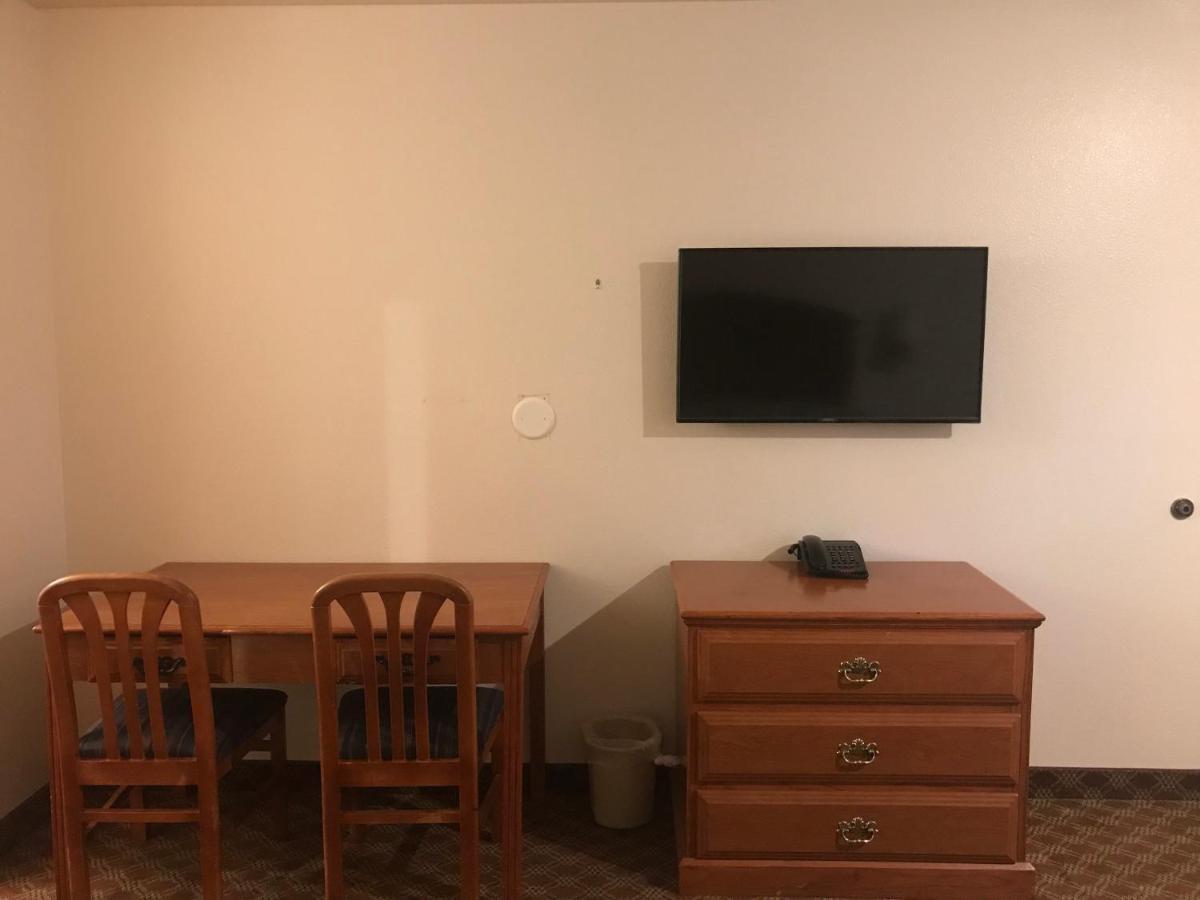 Woodburn Inn Екстер'єр фото