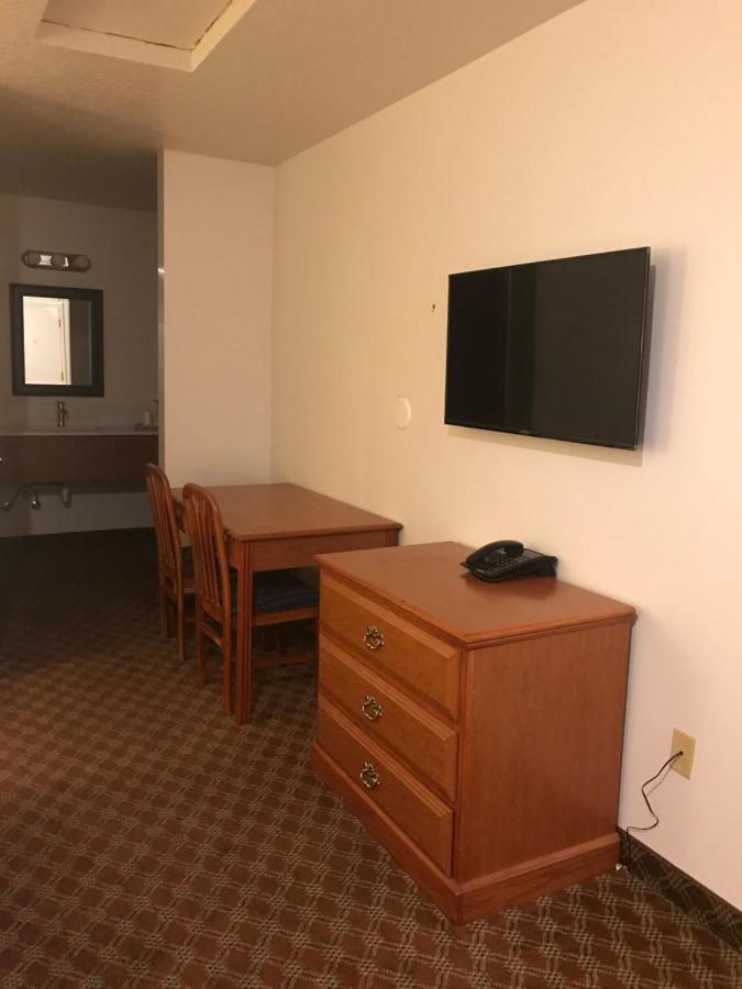 Woodburn Inn Екстер'єр фото