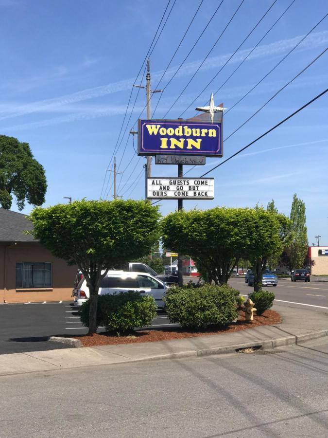 Woodburn Inn Екстер'єр фото