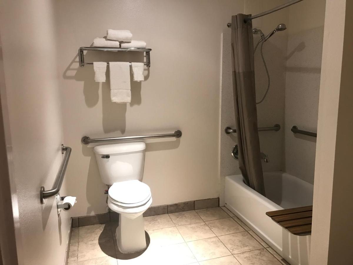 Woodburn Inn Екстер'єр фото